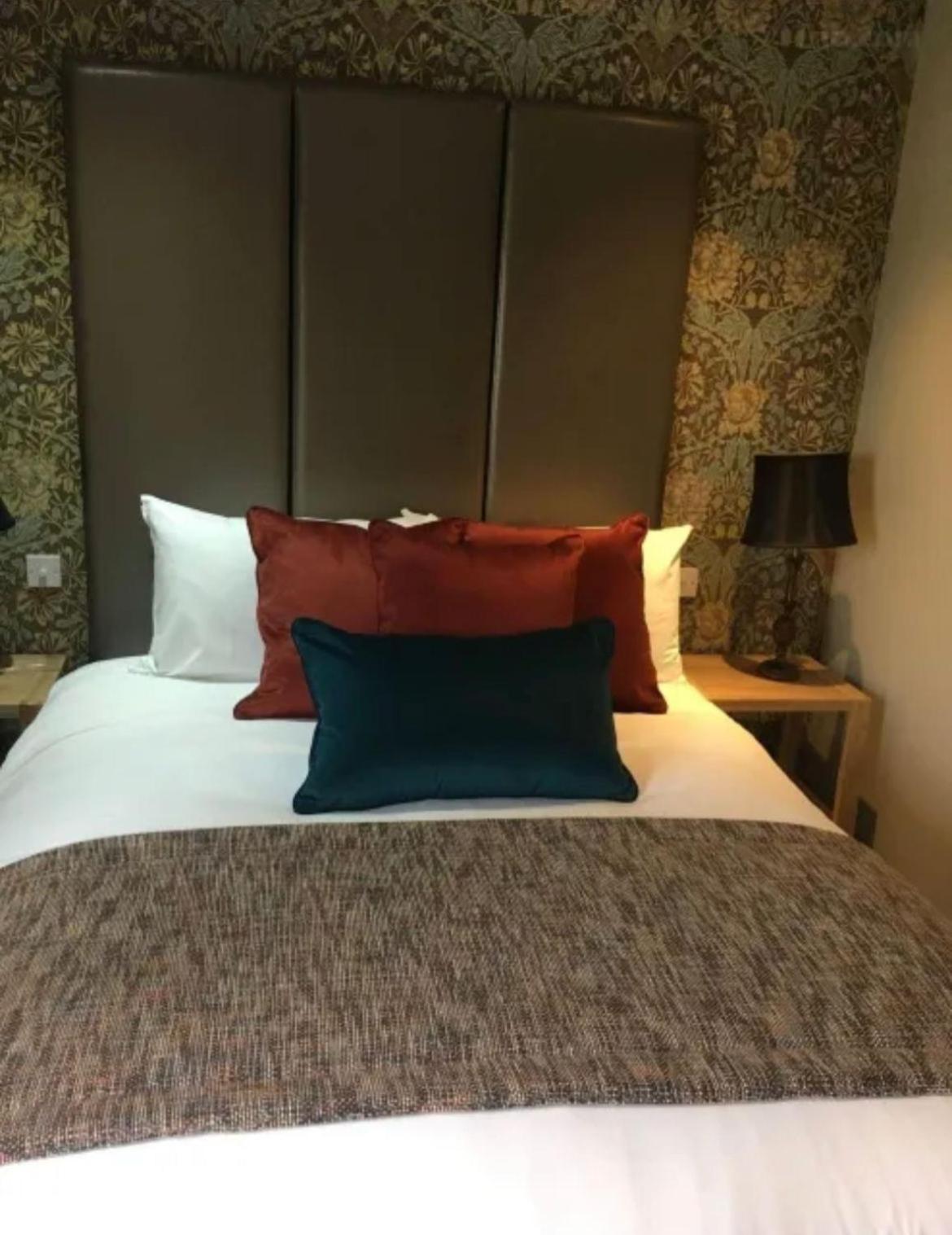 The New Hobbit Hotel Rooms Halifax Extérieur photo